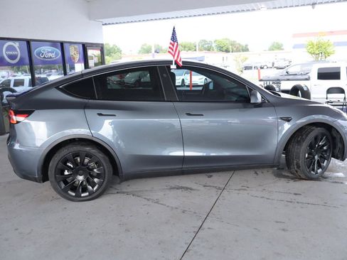 Used 2023 Tesla Model Y Long Range AWD/4WD image 4
