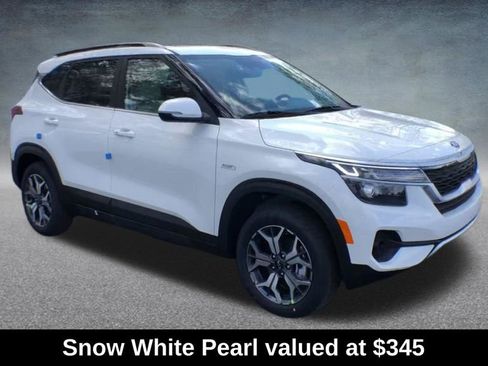 Used 2021 Kia Seltos EX image 2