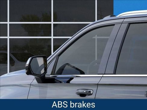 New 2026 Chevrolet Suburban Premier image 13