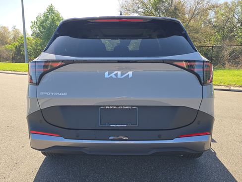 New 2026 Kia Sportage EX w/ EX Panorama Roof Package FWD image 7