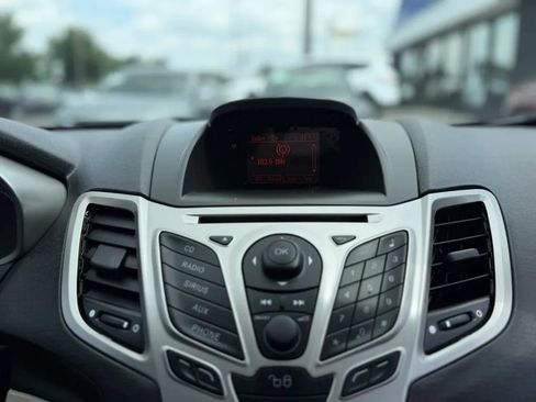 Used 2012 Ford Fiesta SE FWD image 16