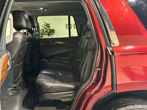 Used 2017 Cadillac Escalade Premium Luxury image 12