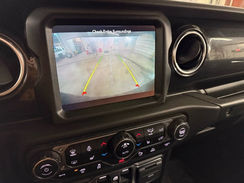 Used 2021 Jeep Wrangler Unlimited Rubicon w/ Xtreme Recon 35" Tire Package image 13