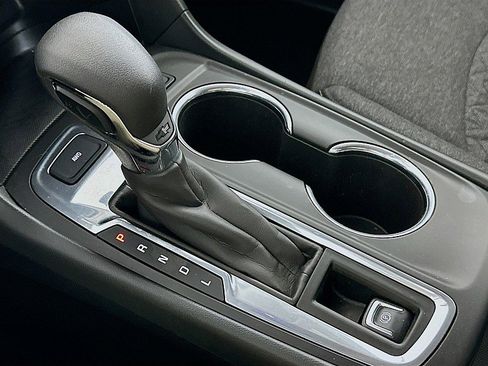 Used 2022 Chevrolet Equinox LT image 17