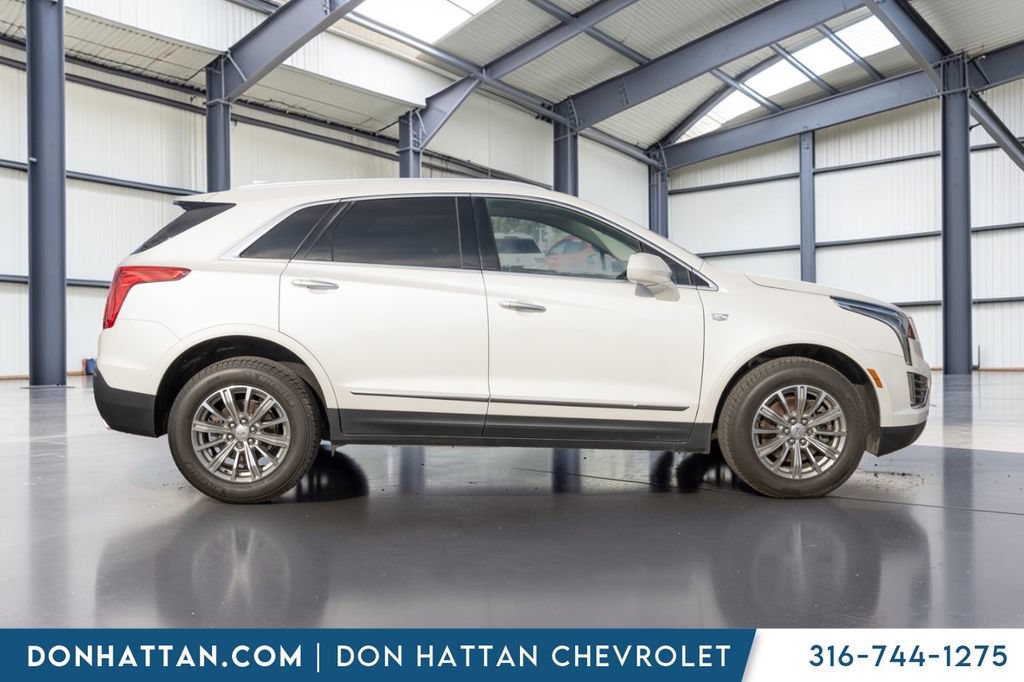 Used 2017 Cadillac XT5 Luxury w/ Driver Awareness Package FWD image 29