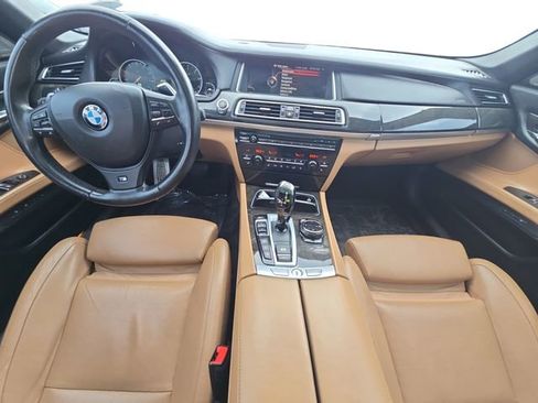 Used 2015 BMW 750Li xDrive image 17