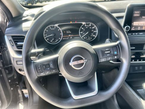 Used 2024 Nissan Rogue SV image 18