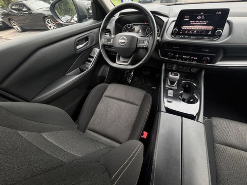 Used 2025 Nissan Rogue SV FWD image 36