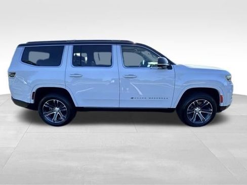 Used 2023 Jeep Grand Wagoneer 4WD image 9
