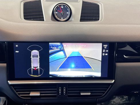 Certified 2022 Porsche Cayenne image 18