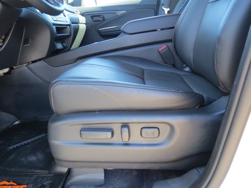 Used 2025 Honda Ridgeline TrailSport image 16