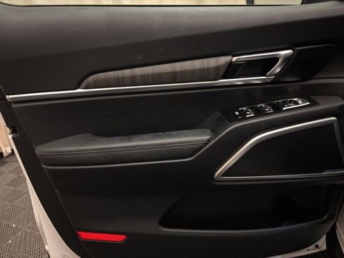 Certified 2023 Kia Telluride EX image 10