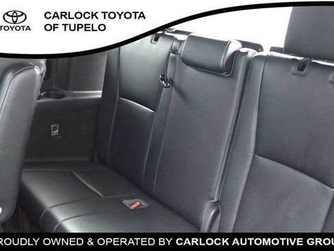 Used 2023 Toyota Highlander XLE FWD image 21