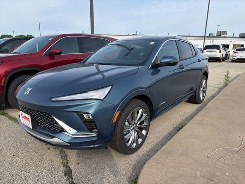 New 2026 Buick Envista Avenir FWD image 1