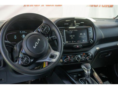 Used 2023 Kia Soul LX FWD image 33