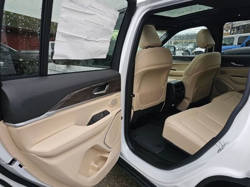 New 2026 Jeep Grand Cherokee Limited image 14