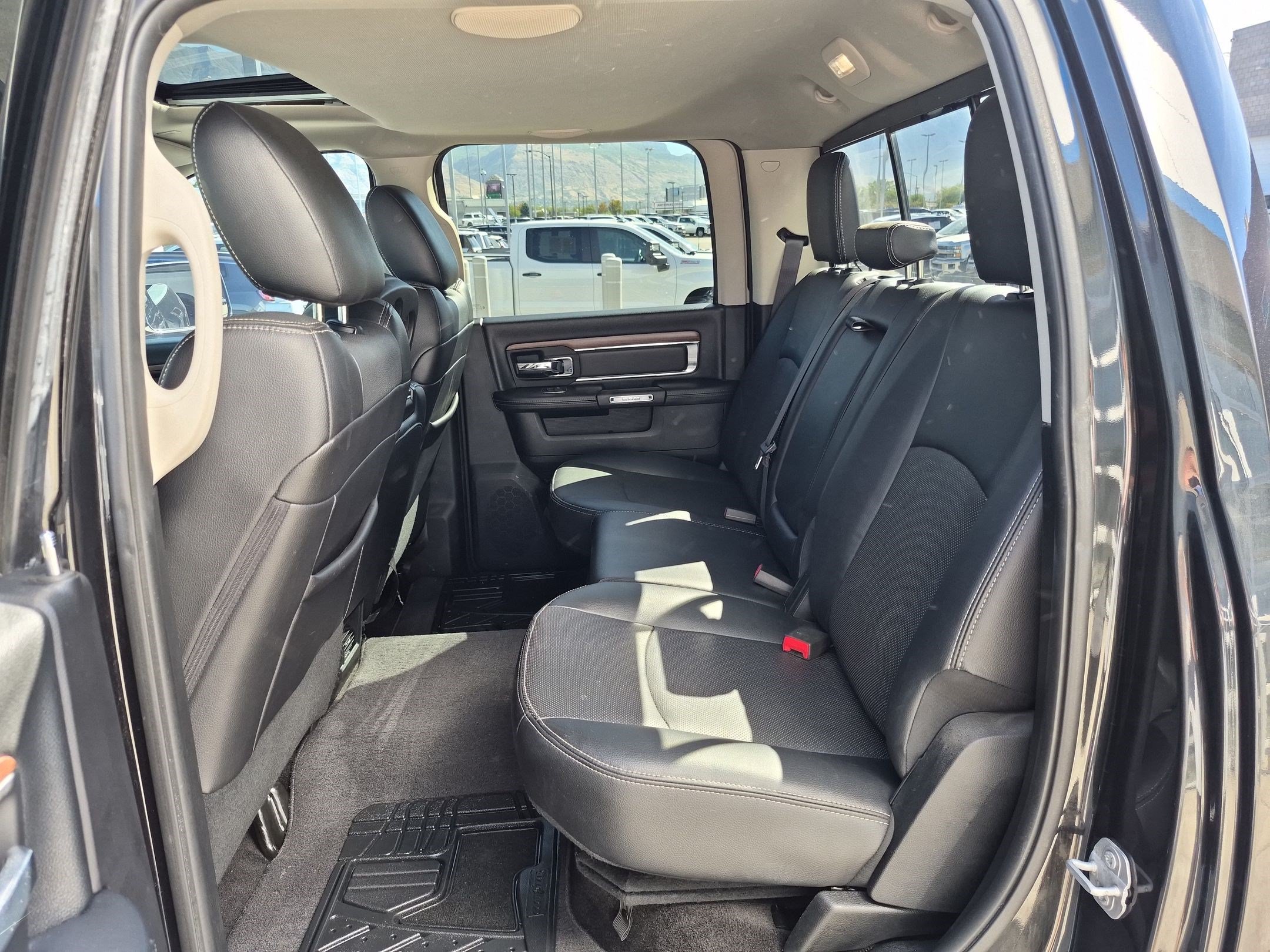 Used 2017 RAM 2500 Laramie AWD/4WD image 28