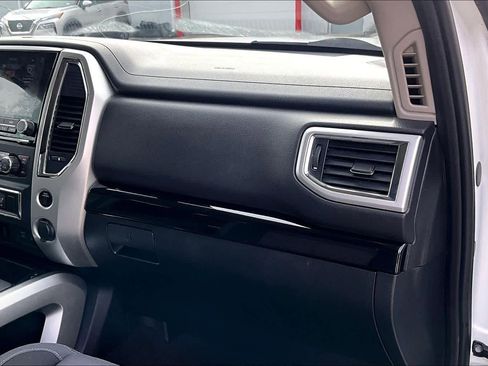 Used 2020 Nissan Titan SV w/ SV Convenience Package image 17