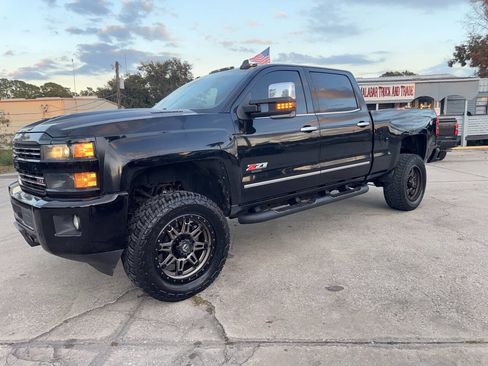 Used 2017 Chevrolet Silverado 2500 LTZ image 2