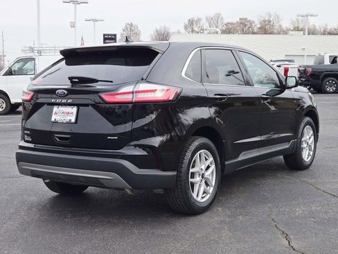 Used 2023 Ford Edge SEL image 3