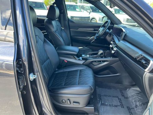 Used 2025 Kia Telluride SX Prestige X-Pro AWD/4WD image 17