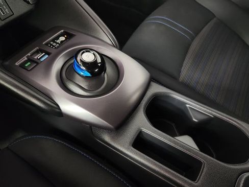 Used 2025 Nissan Leaf S FWD image 30