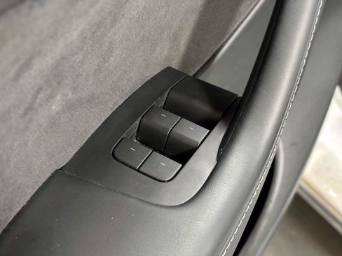 Used 2023 Tesla Model Y Performance AWD/4WD image 13