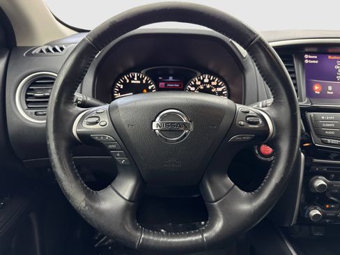 Used 2020 Nissan Pathfinder SV FWD image 19