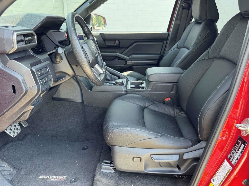 Used 2025 Toyota 4Runner TRD Sport AWD/4WD image 21