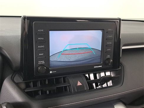 Used 2020 Toyota RAV4 LE image 29