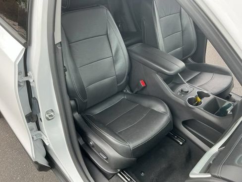Used 2024 GMC Terrain SLT AWD/4WD image 20
