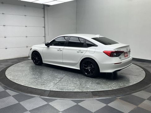 Used 2024 Honda Civic Sport image 2