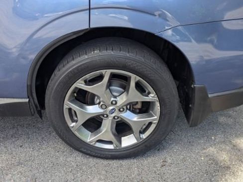 Used 2017 Subaru Forester 2.5i Touring AWD/4WD image 10