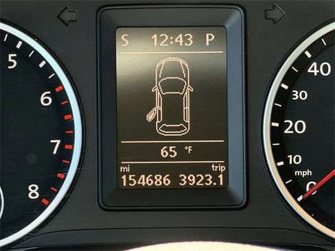 Used 2013 Volkswagen Tiguan S image 14