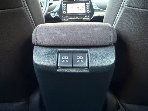 Used 2020 Toyota Prius LE FWD image 21