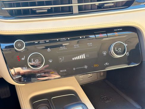 Used 2025 INFINITI QX60 Luxe w/ Vision Package image 37