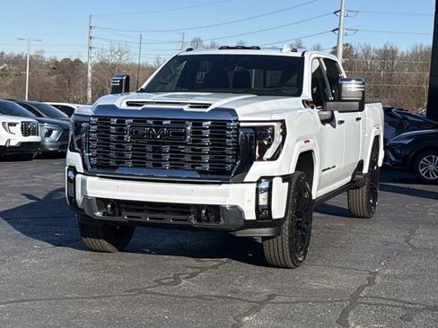 New 2026 GMC Sierra 2500 Denali w/ Denali Reserve Package image 13