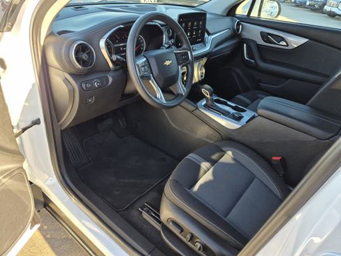 Certified 2025 Chevrolet Blazer LT image 11