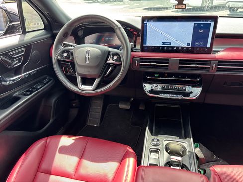 Certified 2025 Lincoln Corsair Reserve AWD/4WD image 30