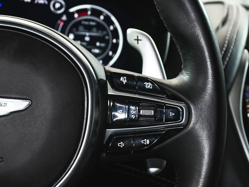 Used 2021 Aston Martin DBX AWD/4WD image 36