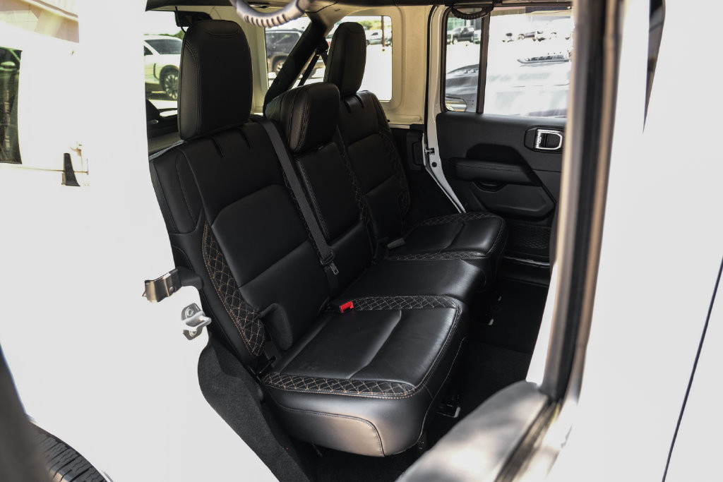Used 2021 Jeep Wrangler Unlimited Sahara AWD/4WD image 47
