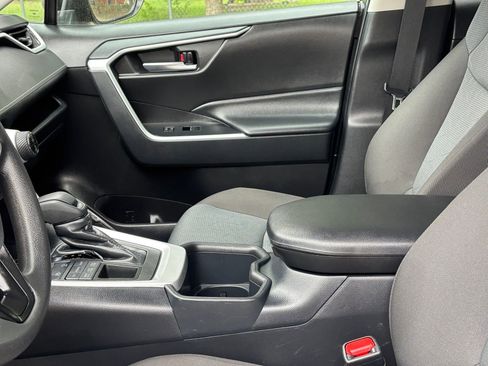 Used 2025 Toyota RAV4 XLE image 11
