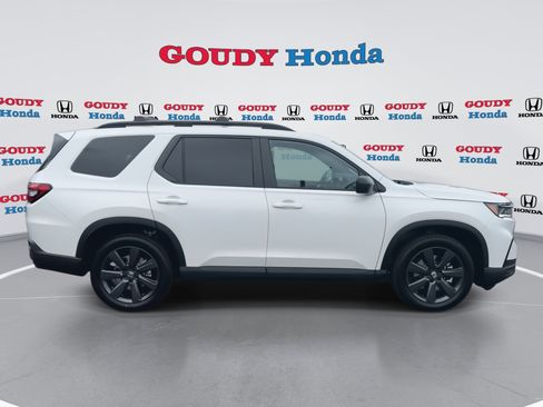 New 2026 Honda Pilot Sport image 9