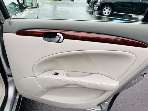 Used 2008 Buick Lucerne CXL w/ Driver Confidence Package FWD image 32