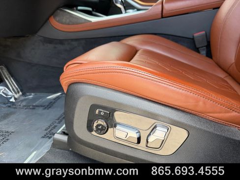 Used 2022 BMW X7 M50i AWD/4WD image 11