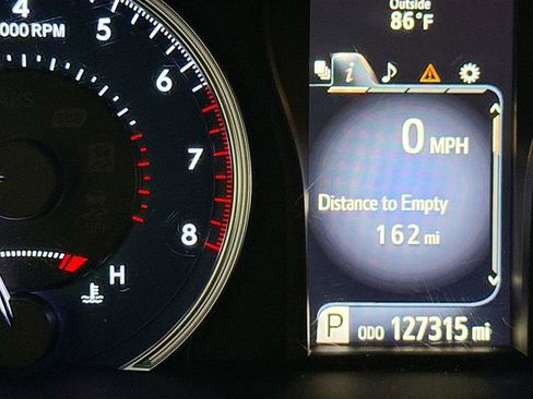 Used 2015 Toyota Camry XLE FWD image 13