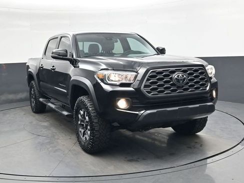 Used 2023 Toyota Tacoma TRD Off-Road image 2