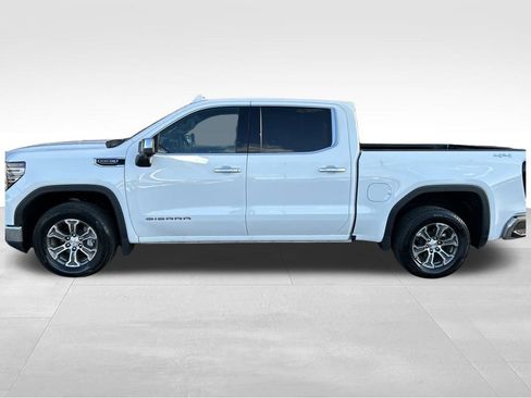 Used 2025 GMC Sierra 1500 SLT image 2
