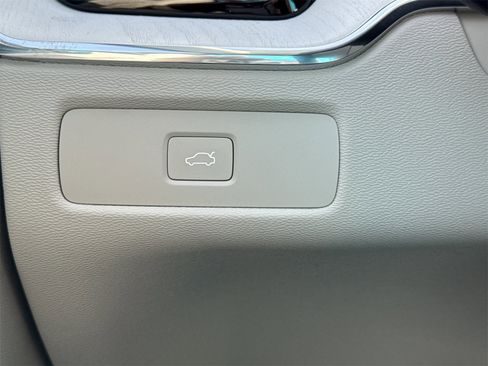 New 2026 Volvo XC60 B5 Ultra w/ Protection Package Premier AWD/4WD image 20