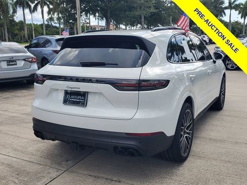 Used 2023 Porsche Cayenne AWD/4WD image 7